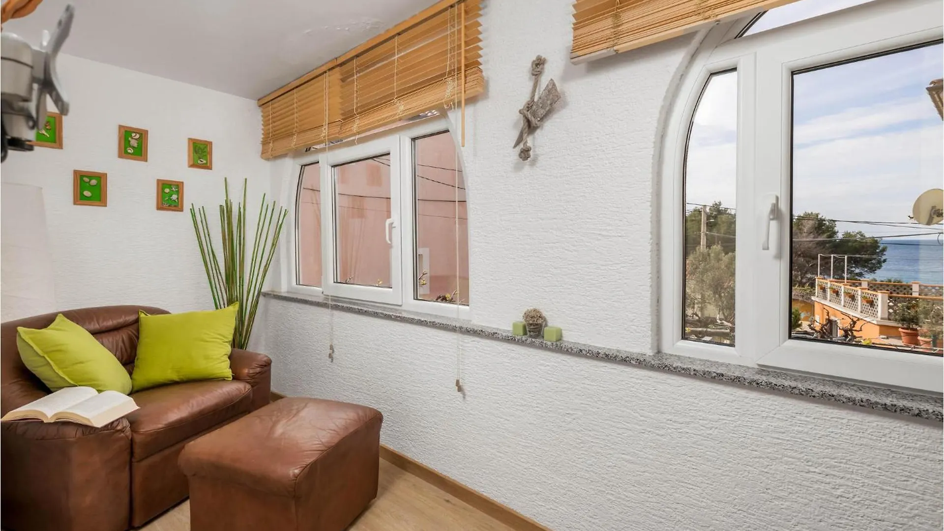 Beautiful Home In Miholascica With Jacuzzi