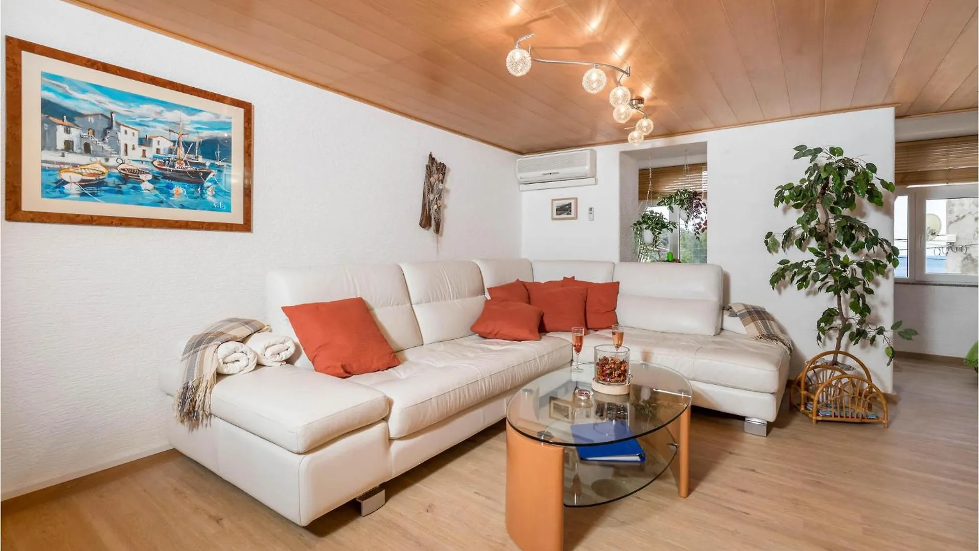 Beautiful Home In Miholascica With Jacuzzi 別荘
