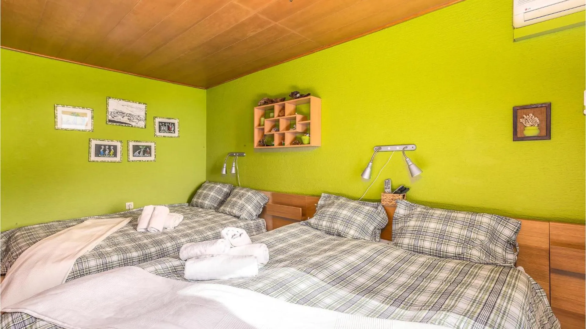 Beautiful Home In Miholascica With Jacuzzi 0*,  Croatia