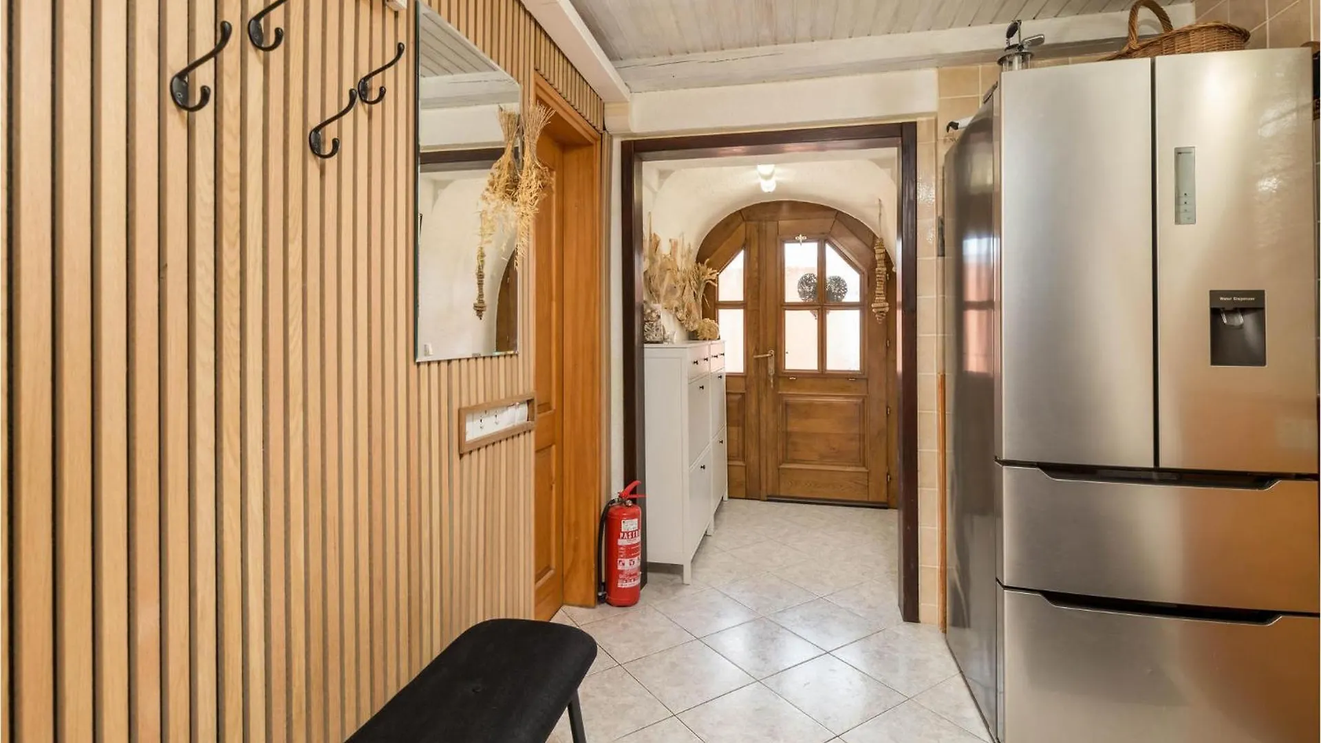 Beautiful Home In Miholascica With Jacuzzi