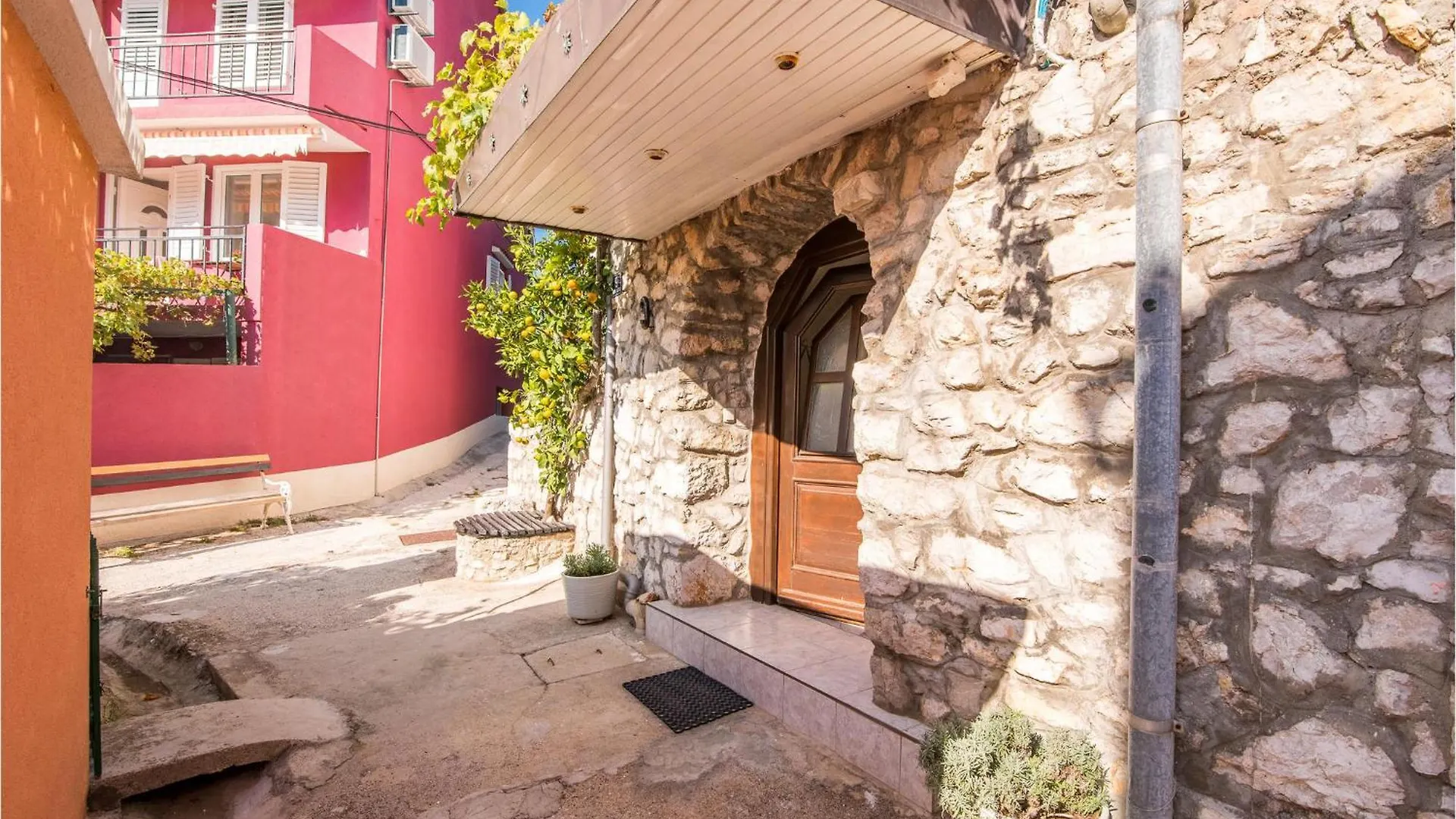 Beautiful Home In Miholascica With Jacuzzi 別荘