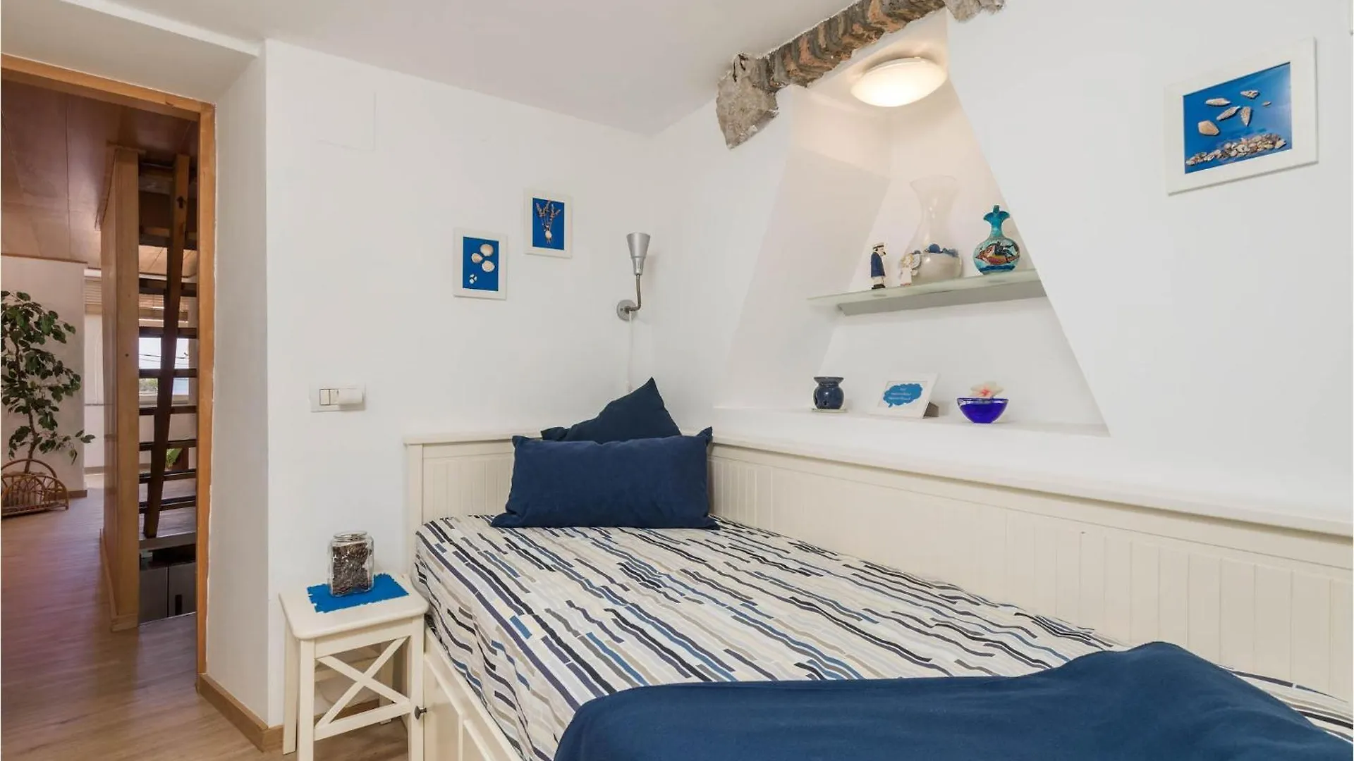 Beautiful Home In Miholascica With Jacuzzi Holiday home